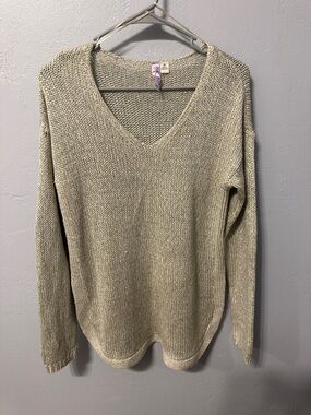 Alya Soft V-Neck Sweater in Oatmeal Beige